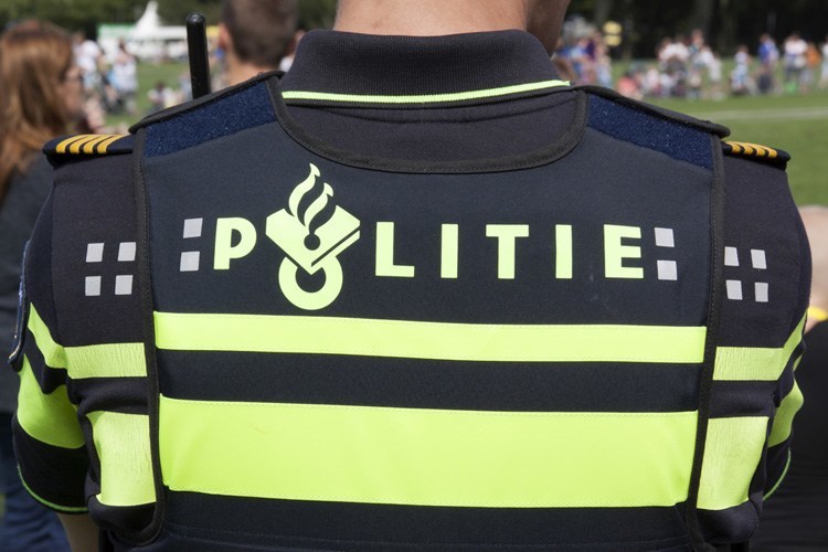 Politie Landelijke Eenheid neemt drone in beslag bij Schiphol