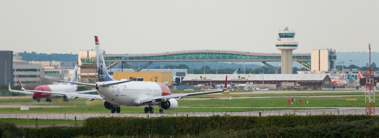 Brits leger naar Gatwick Airport om drones uit de lucht te halen